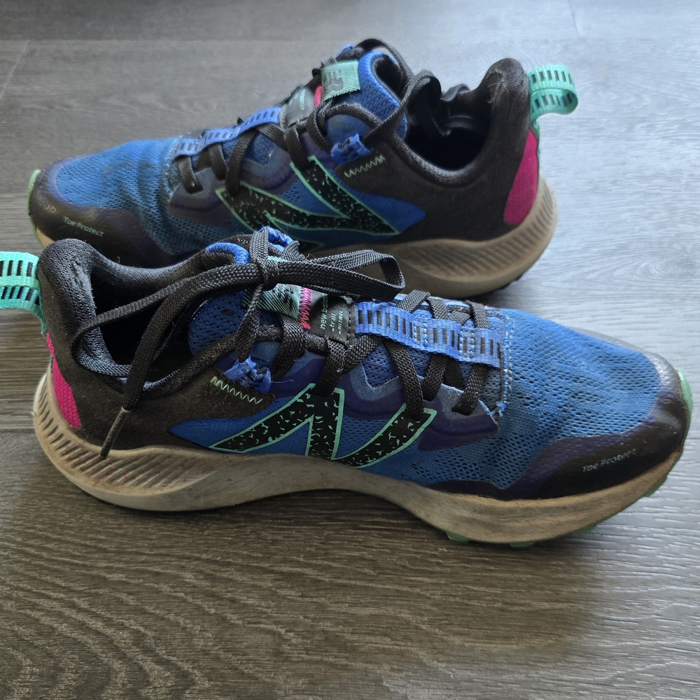 New Balance Nitrel V4 Trail Running Waterproof Shoes. Womens Size 9